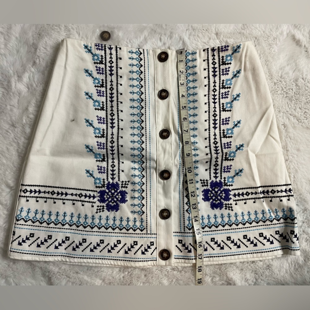 Blue Rain White Embroidered Mini Skirt | Boho Button Front | Size L NWOT - Picture 4 of 4